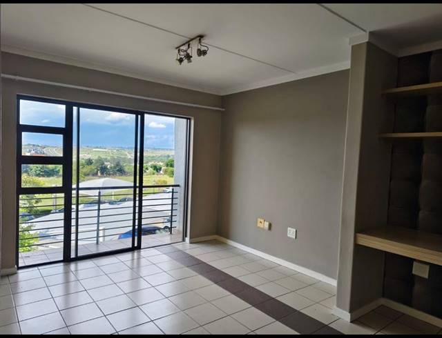 2 BEDROOM APARTMENT FOR SALE IN THE PADDOCKS